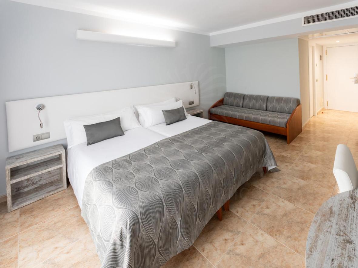 Hotel Bahia Del Sol ซานตาปอนซา ภายนอก รูปภาพ