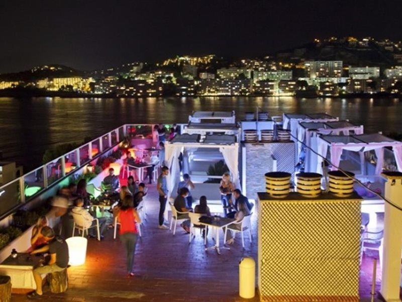 Hotel Bahia Del Sol ซานตาปอนซา ภายนอก รูปภาพ