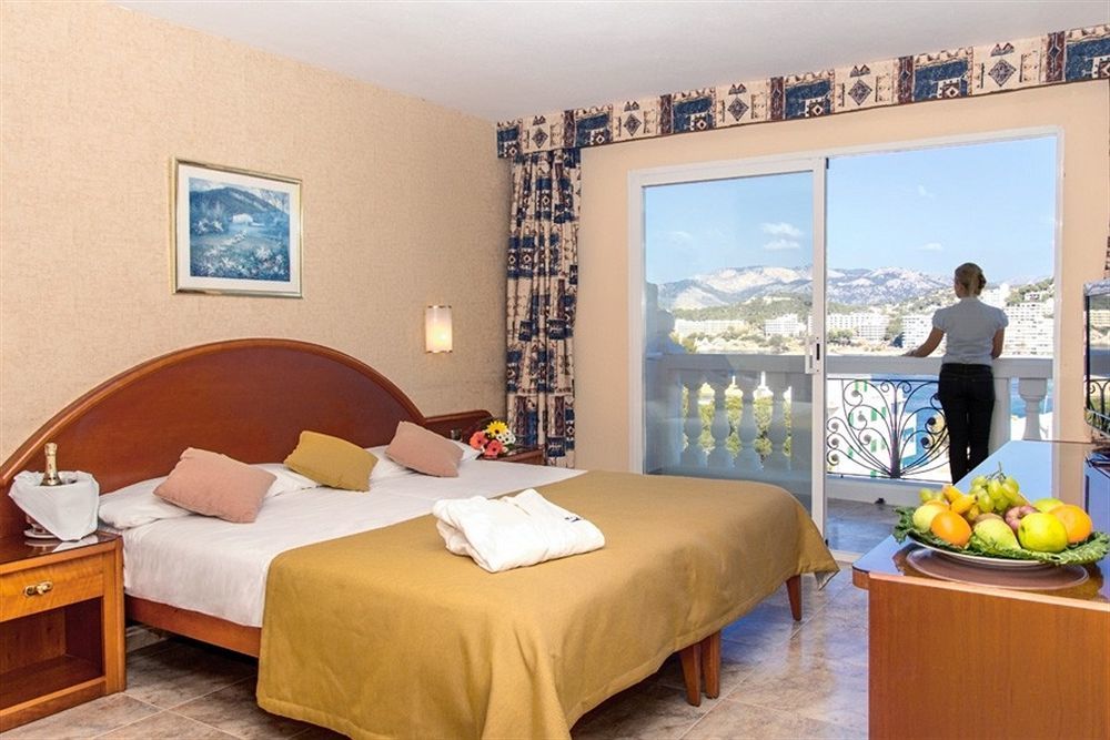 Hotel Bahia Del Sol ซานตาปอนซา ภายนอก รูปภาพ